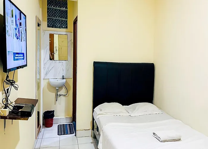 Taisir Residence Near Palmerah Mitra Reddoorz