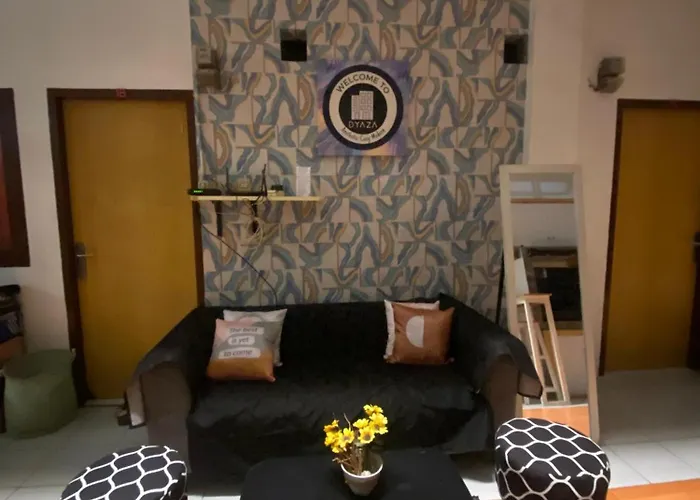 Dyaza Lv Grogol Guest House