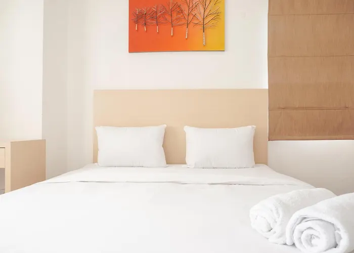 Homey And Warm 1Br Belmont Residence Puri Apartment By Travelio