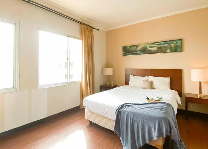 1Br Queen Bed At Marina Ancol Apartment Near Dufan By Travelio