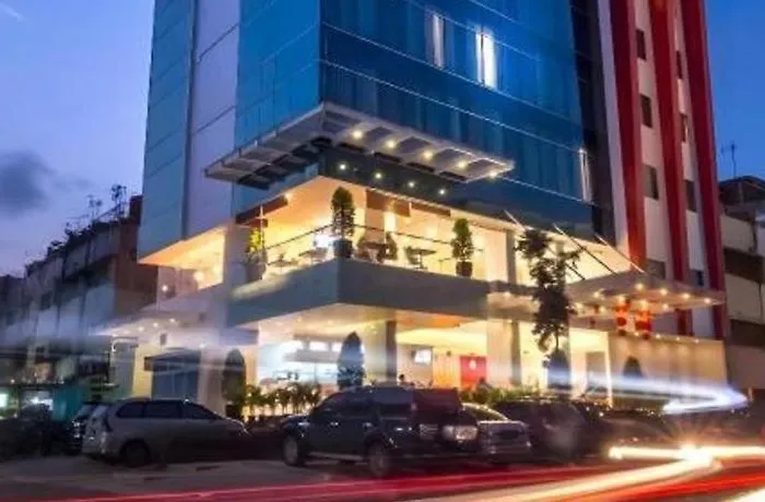 RedStar Hotel