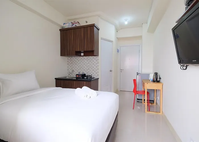 Comfy Studio Apartment @ Green Pramuka City By Travelio