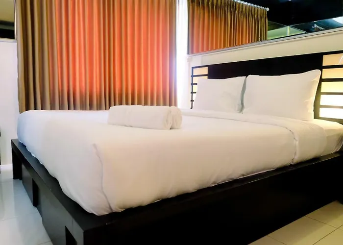 2Br With Study Room Apartment Seaview At Marina Ancol By Travelio