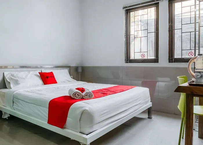 Reddoorz Plus Near Mall Taman Anggrek 2