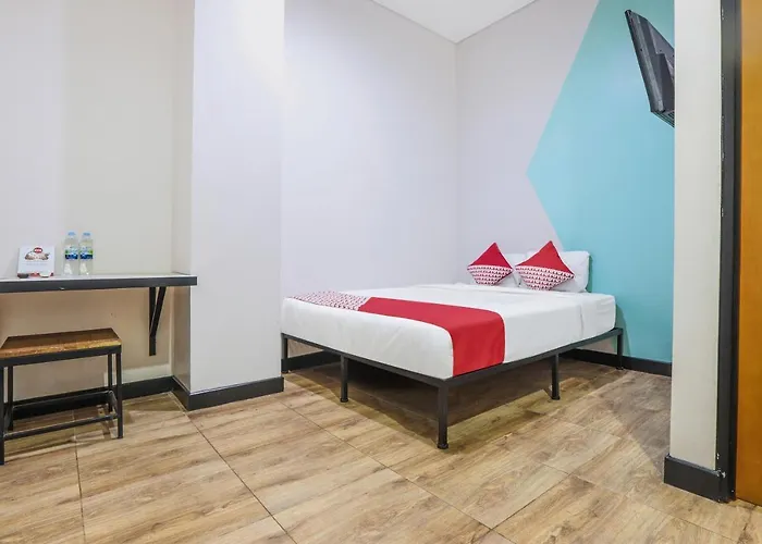 OYO 127 W Residence