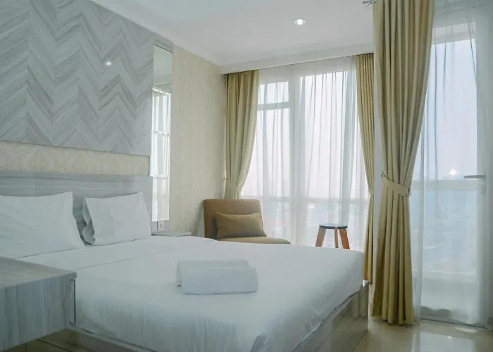Relaxing Studio Apartment At Menteng Park By Travelio