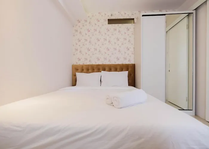 Cozy And Elegant 2Br Bassura City Apartment By Travelio