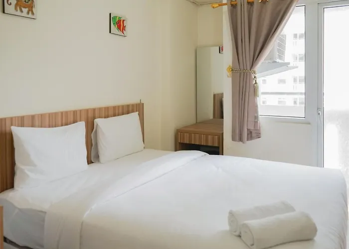 Cozy Studio Green Pramuka Apartment Next To Mall By Travelio