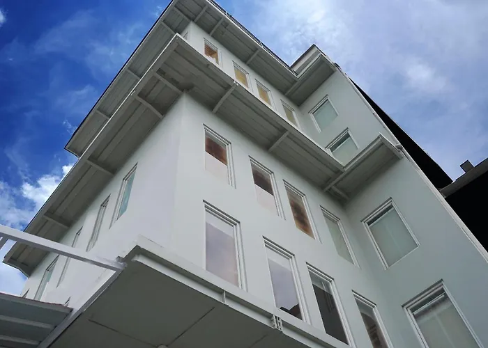 Urooms Senayan
