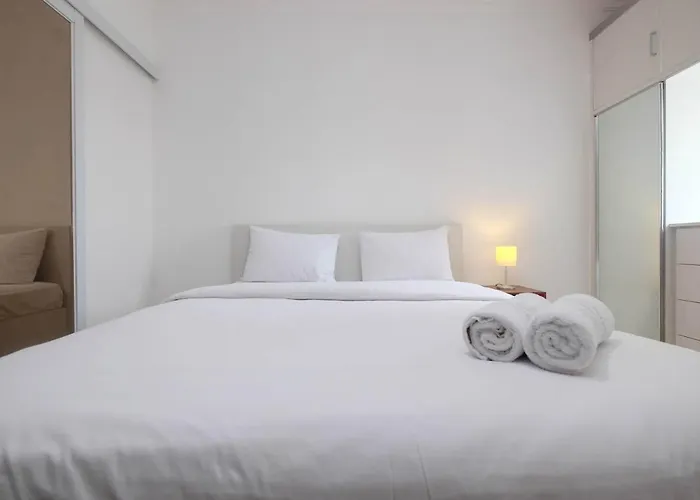 Comfy And Modern Studio Pakubuwono Terrace Apartment By Travelio