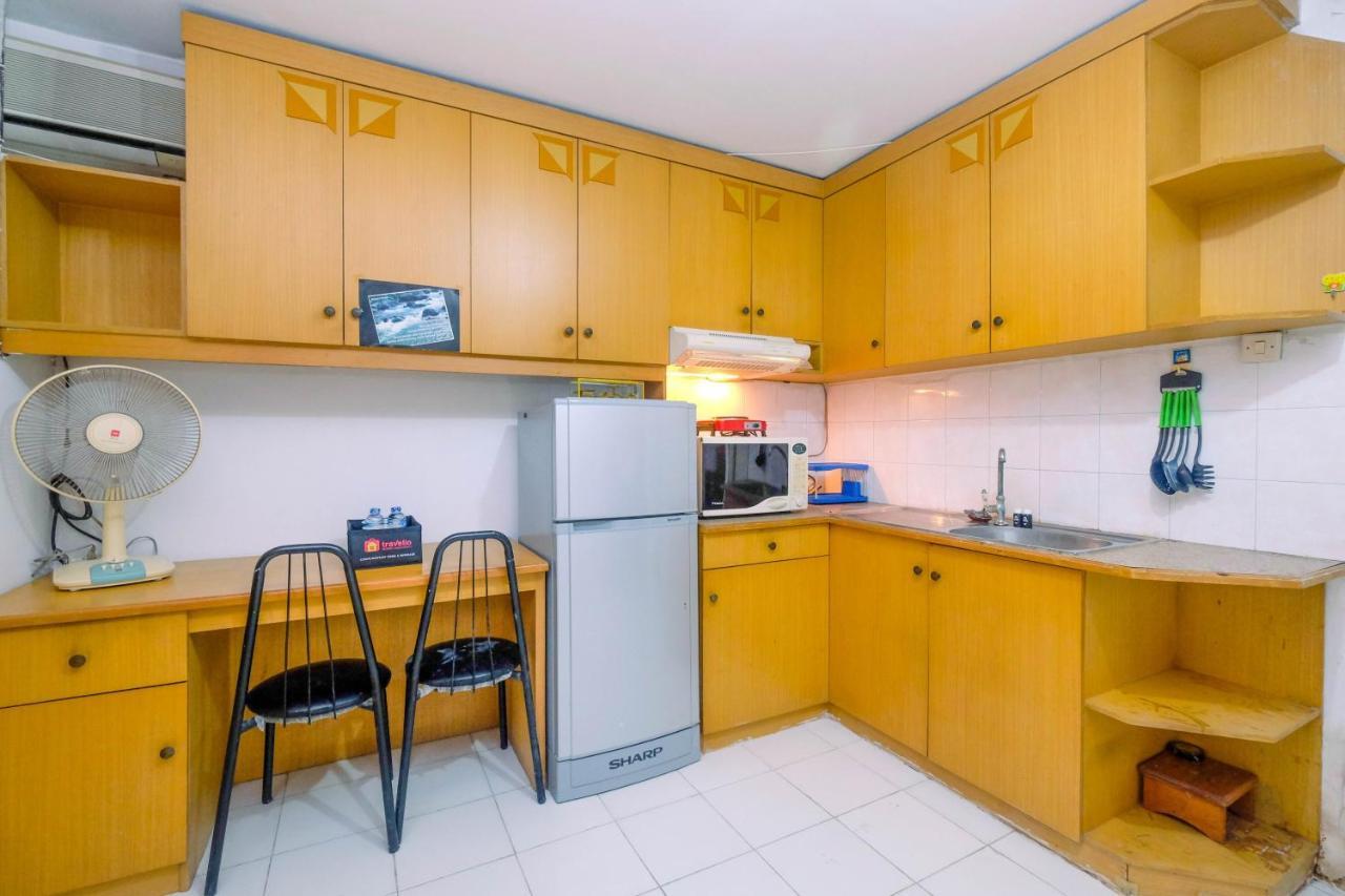 New Furnished 1br Rajawali By Travelio Apartment