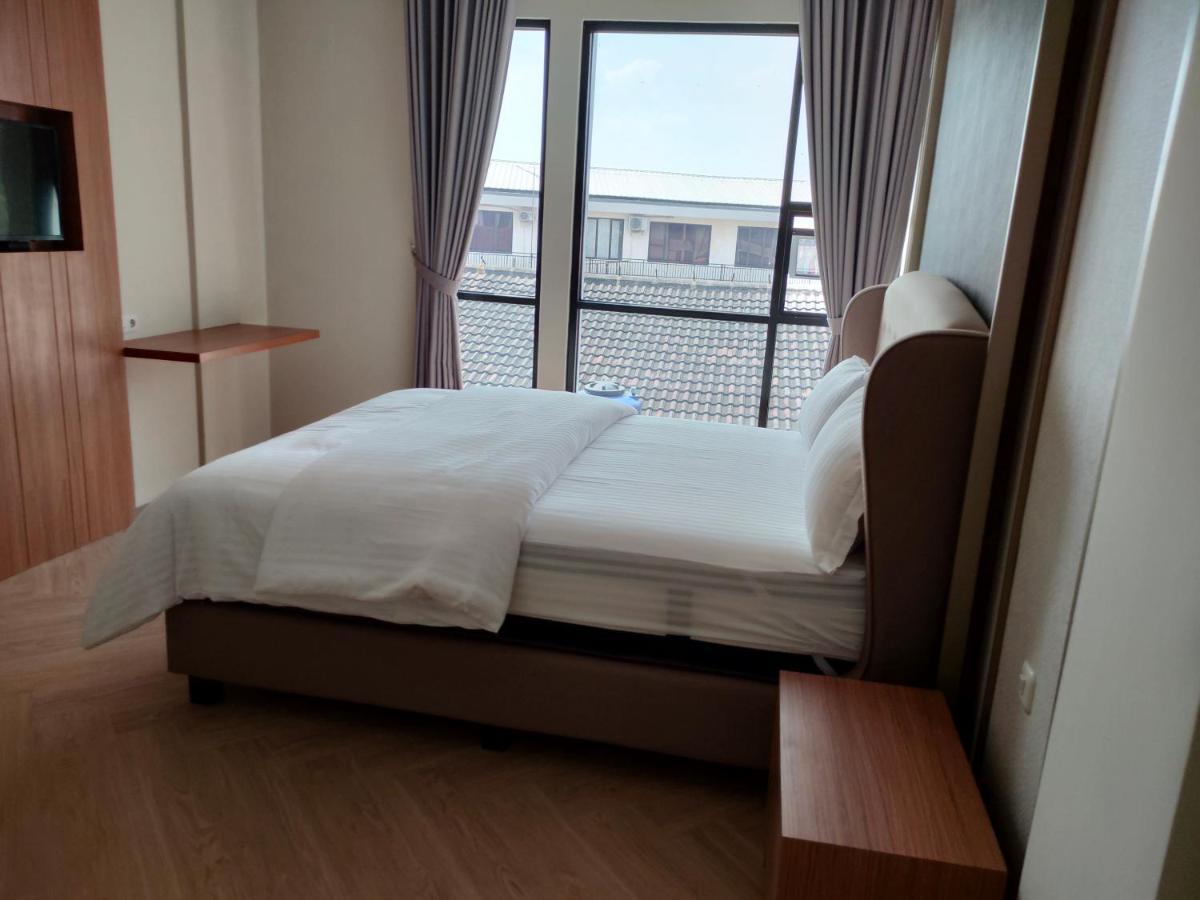 Adotel Hotel 2*