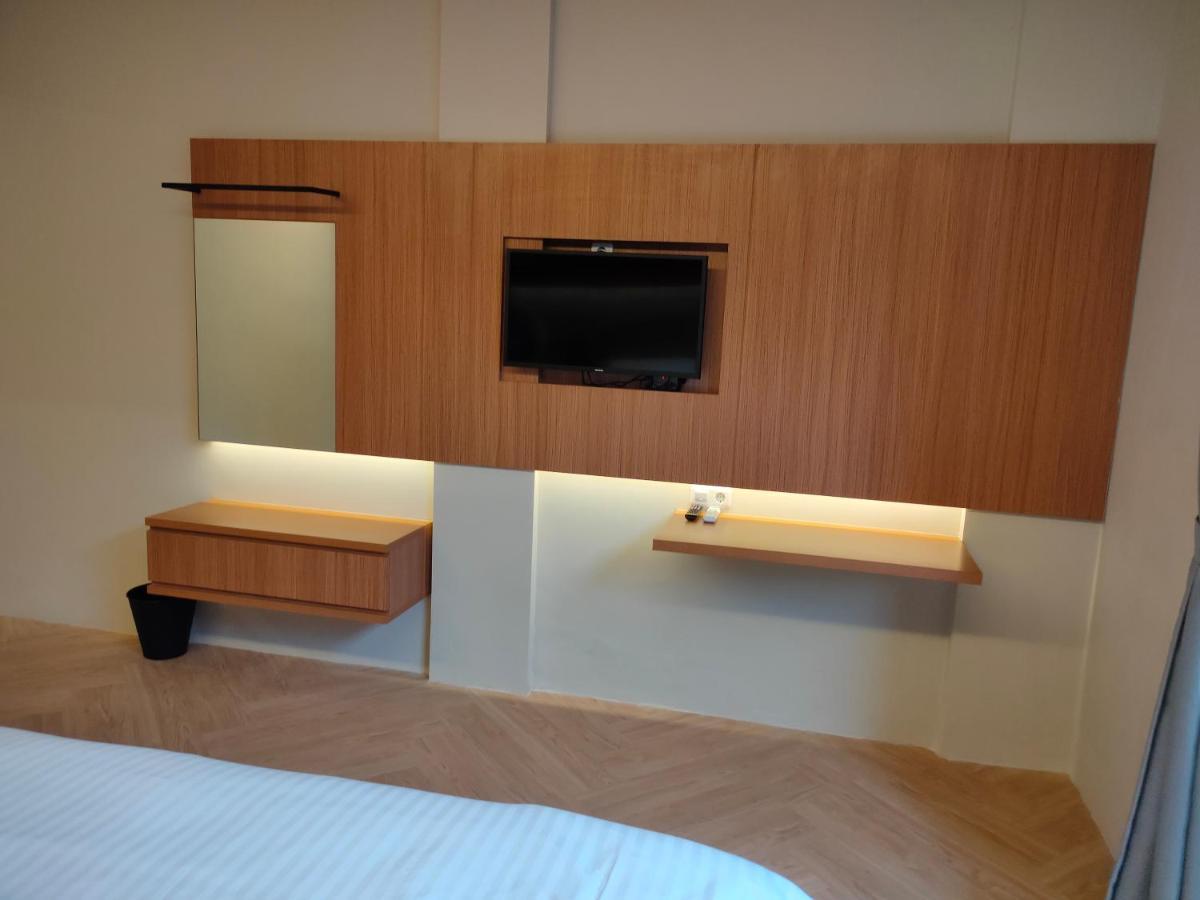 Hotel Adotel