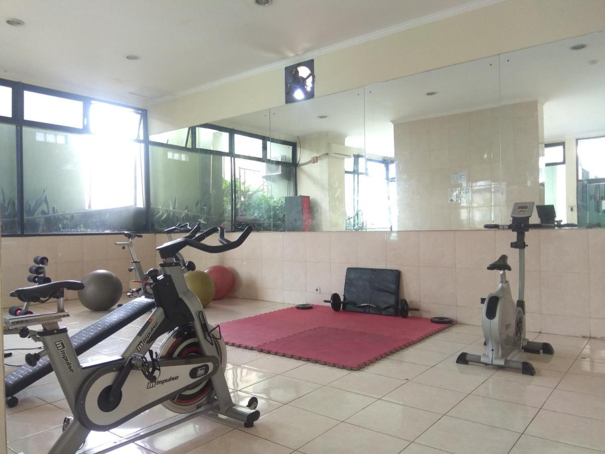 New Furnished 1br Rajawali By Travelio Apartment