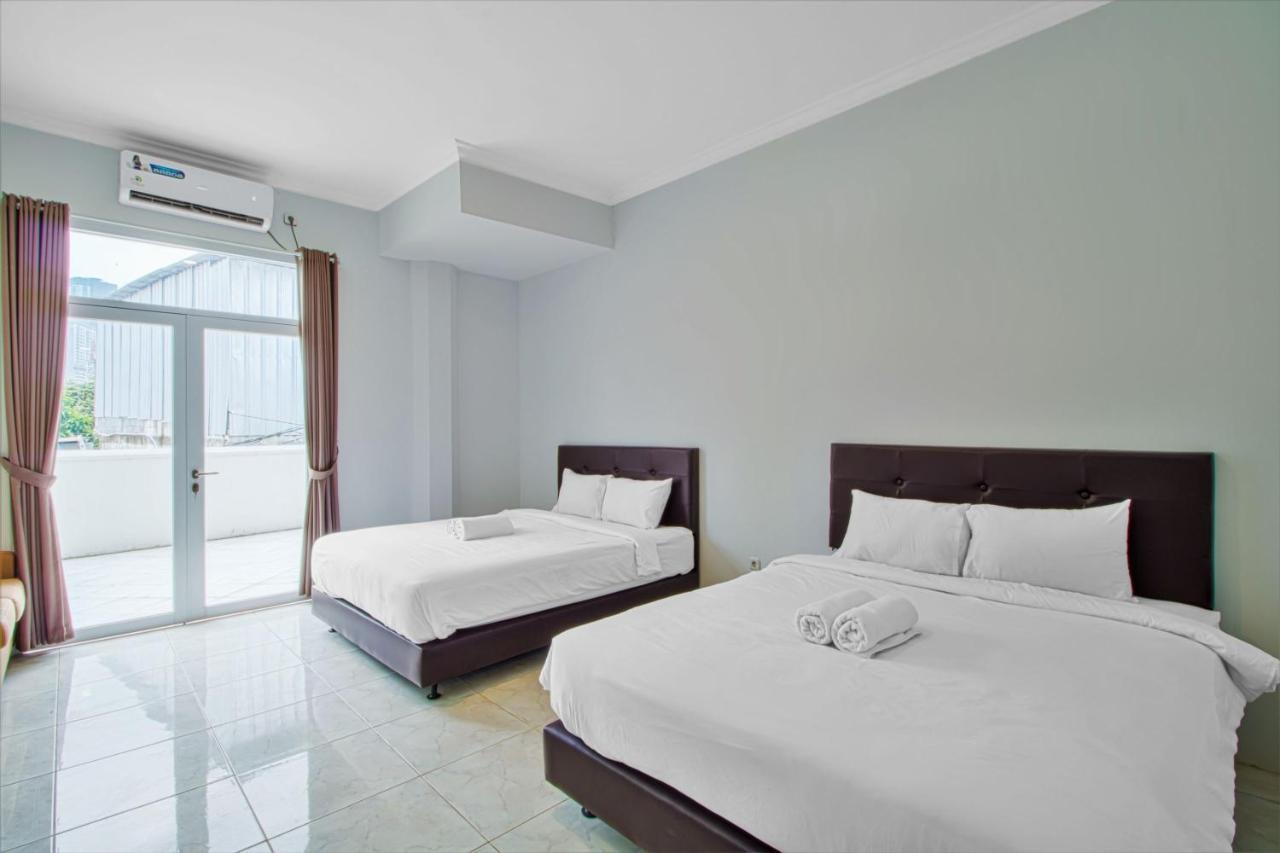 Guest house De 80's Genteng Ijo Jakarta