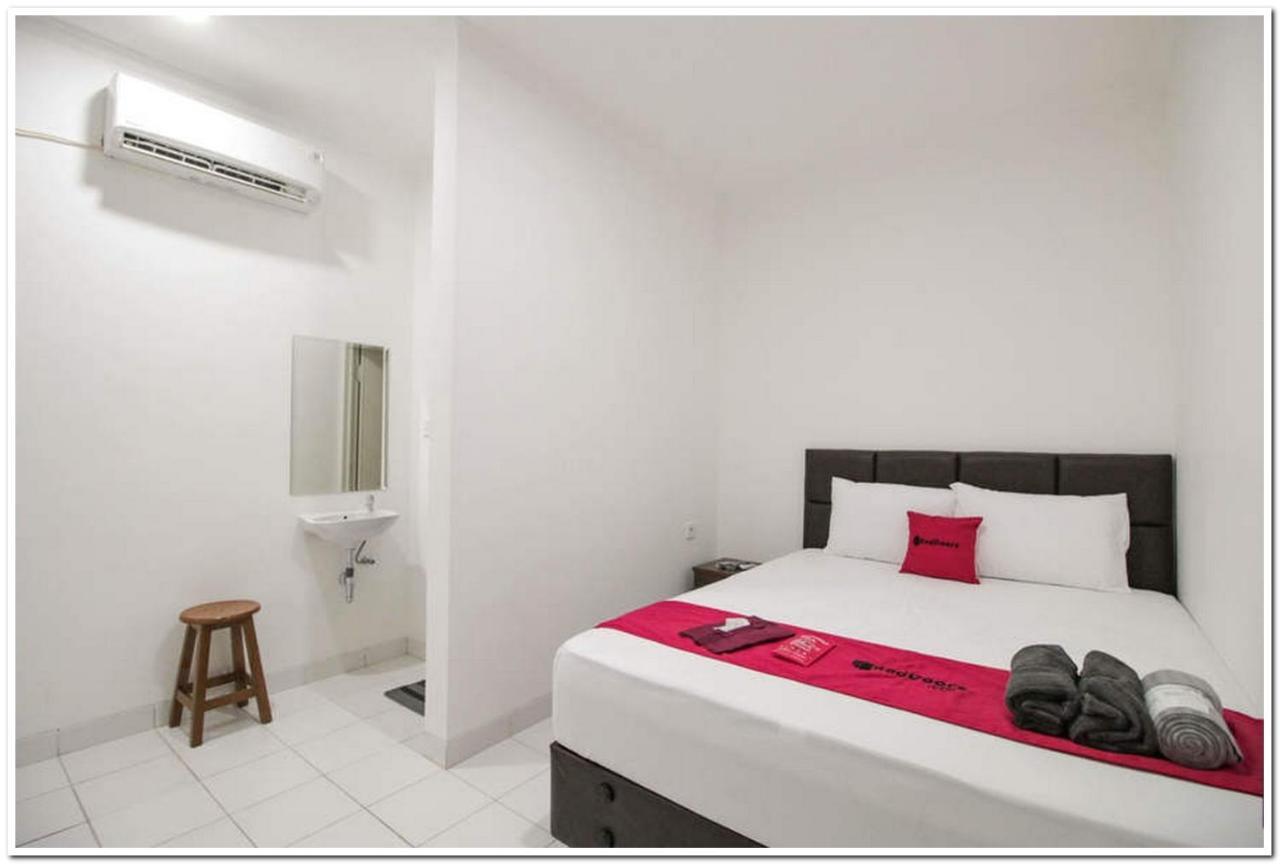 Wisma tamu Reddoorz @ Ruko Itc Roxy Mas