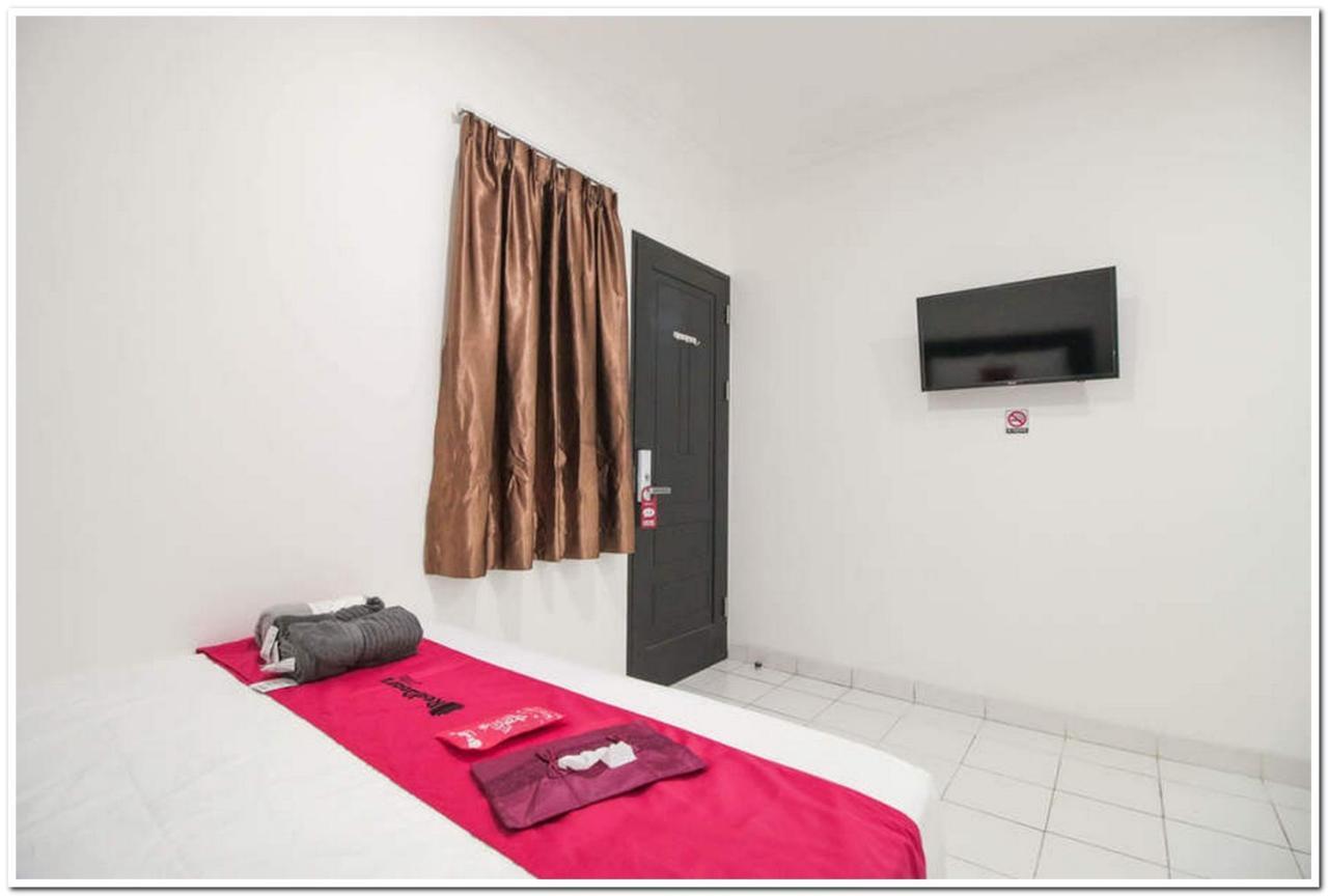 Wisma tamu Reddoorz @ Ruko Itc Roxy Mas Jakarta