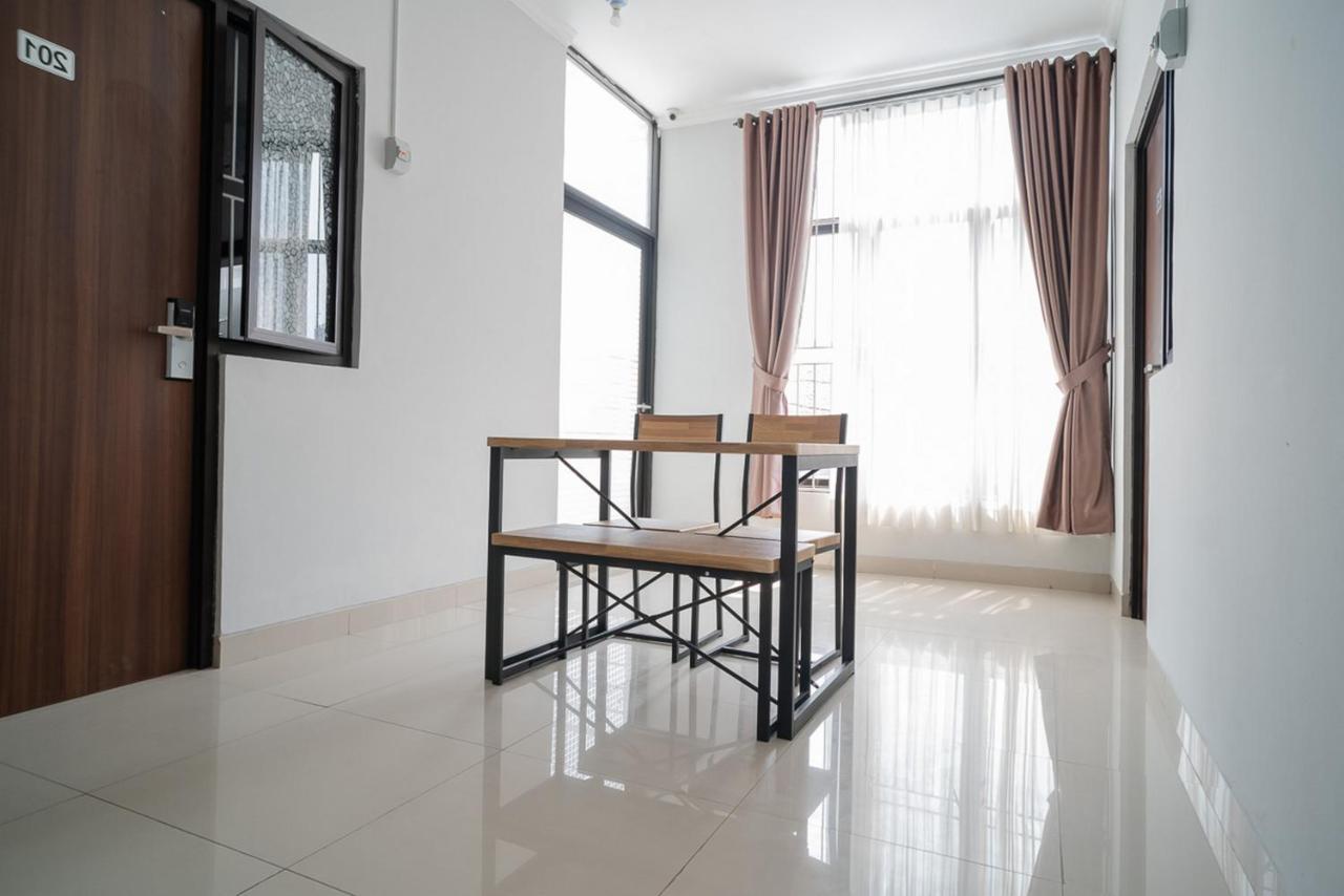 Wisma tamu Koolkost Near Pasar Baru *