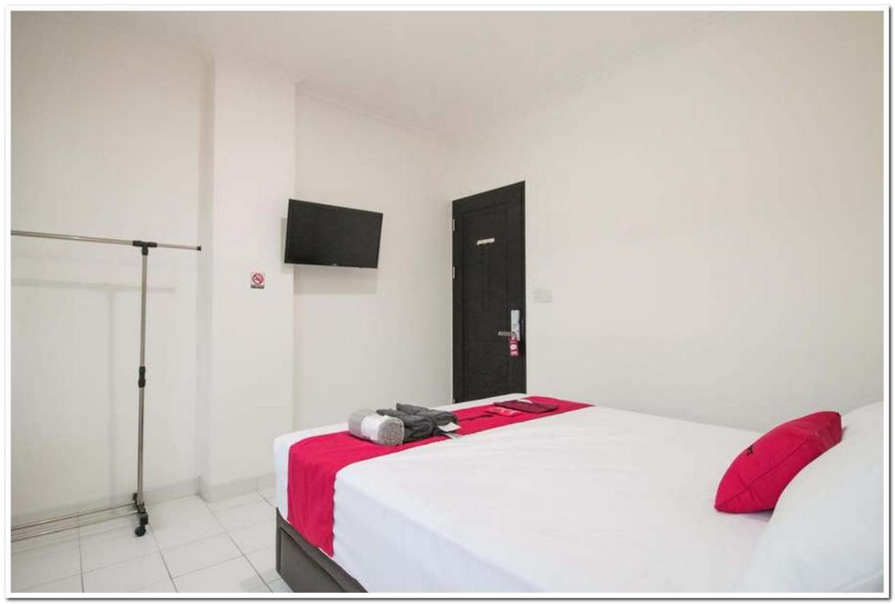 Reddoorz @ Ruko Itc Roxy Mas Wisma tamu