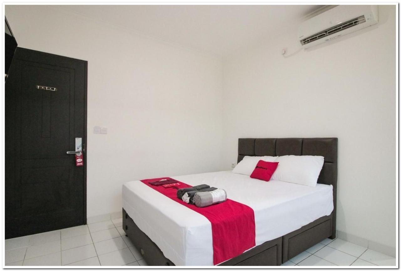 Reddoorz @ Ruko Itc Roxy Mas Wisma tamu