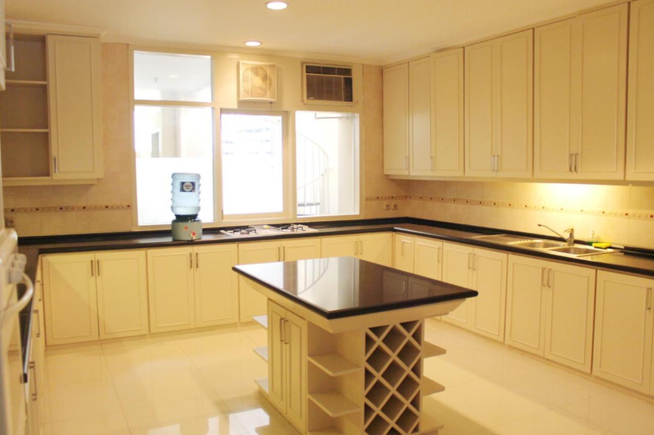 Kemang Utara Creative Villas Villa