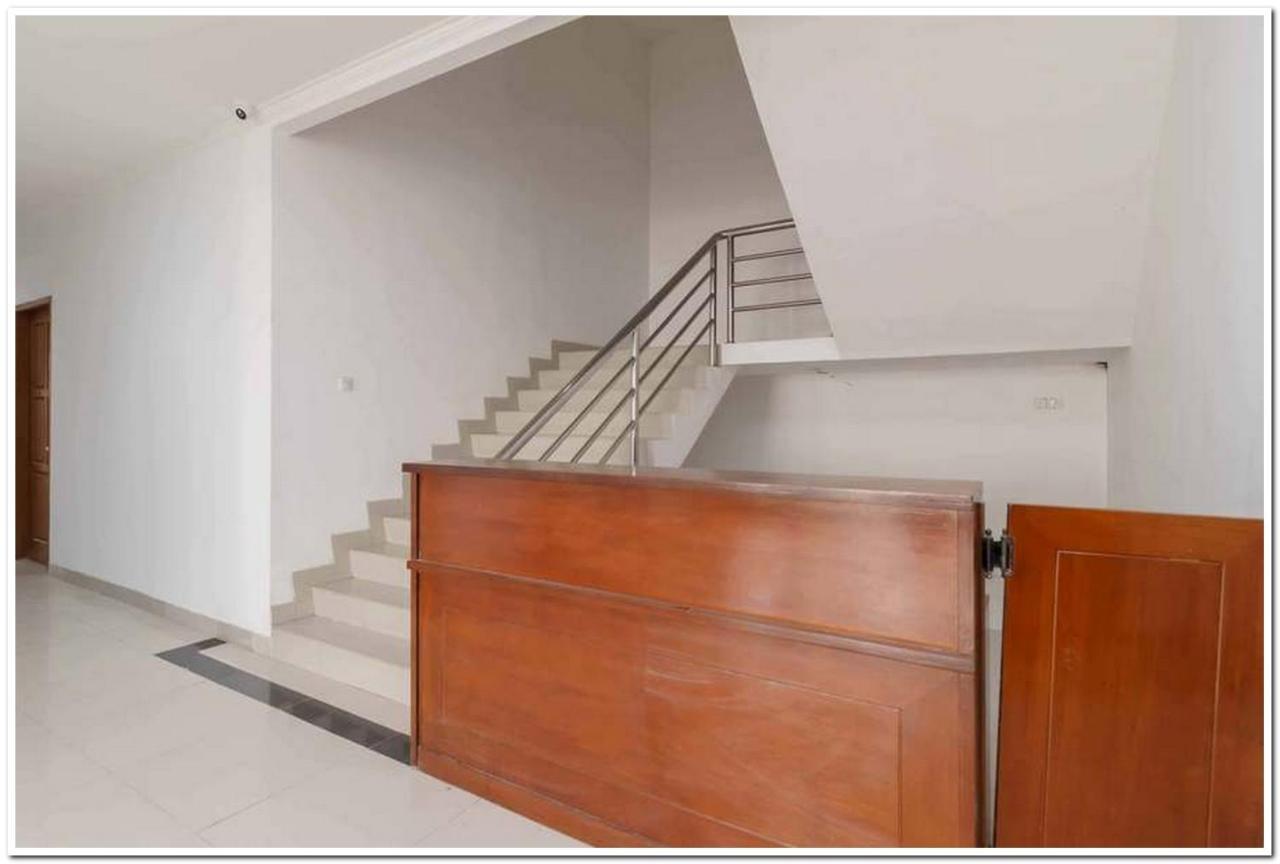Satria Mandala Redpartner Hotel Jakarta