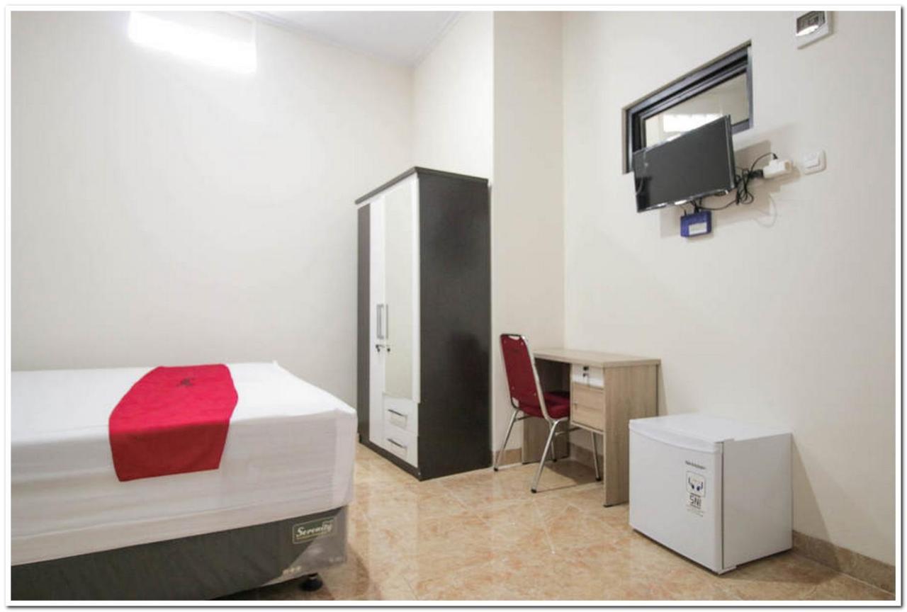 Hotel Reddoorz Syariah @ Jatinegara