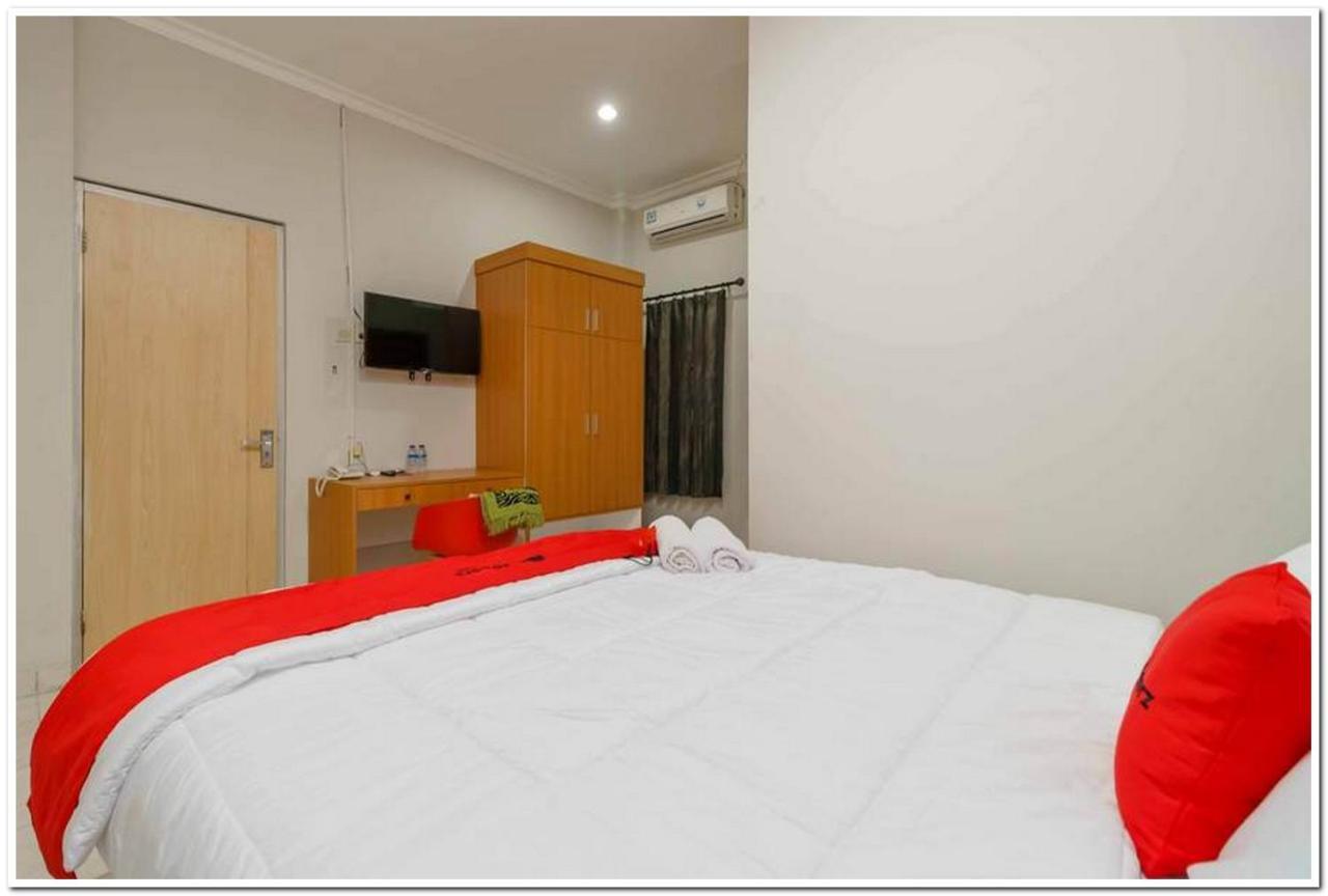 Hotel Reddoorz Near Jiexpo Kemayoran 2
