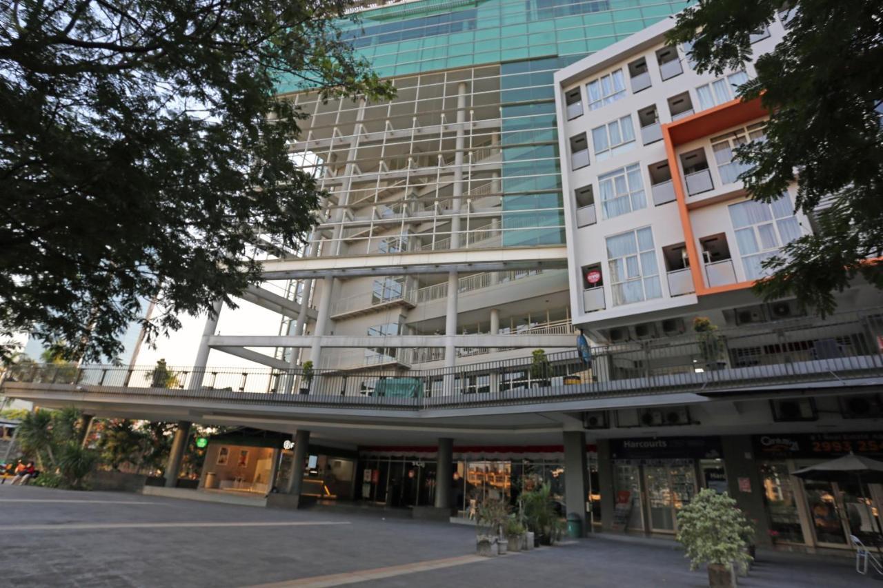 Capital O 1748 Thamrin Condotel Hotel