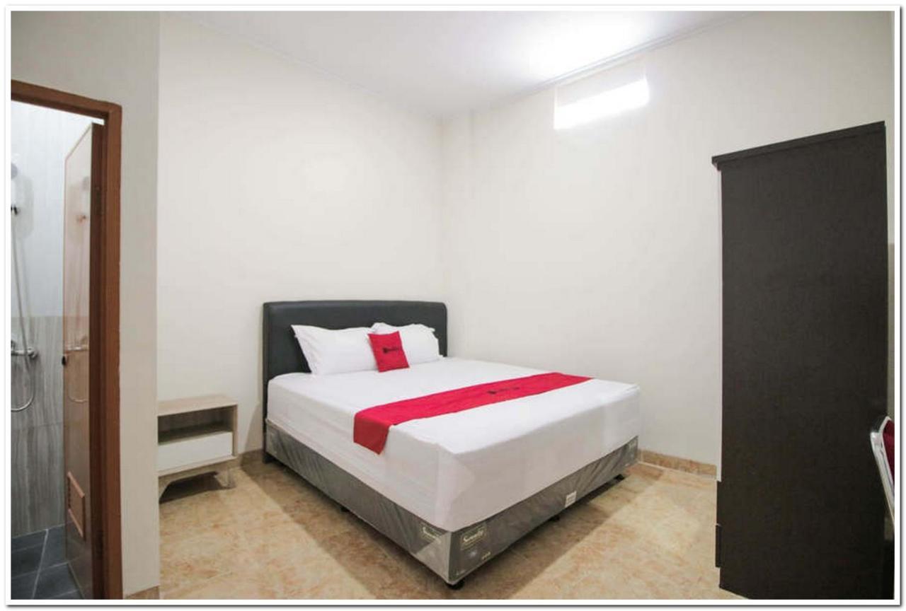 Hotel Reddoorz Syariah @ Jatinegara