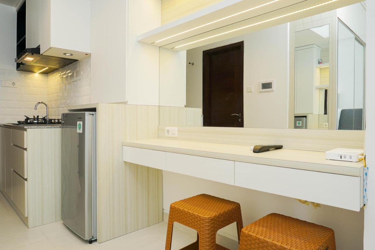 Relax And Comfy With Pool View At West Vista By Travelio Apartment *