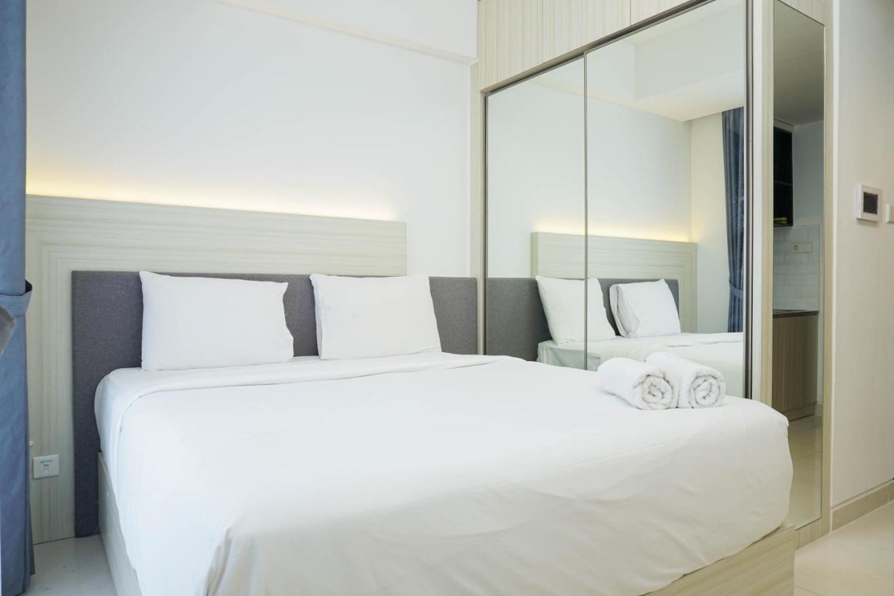 Relax And Comfy With Pool View At West Vista By Travelio Jakarta