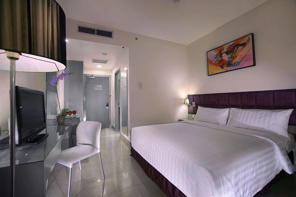 Royal Palm & Conference Center Cengkareng Hotel