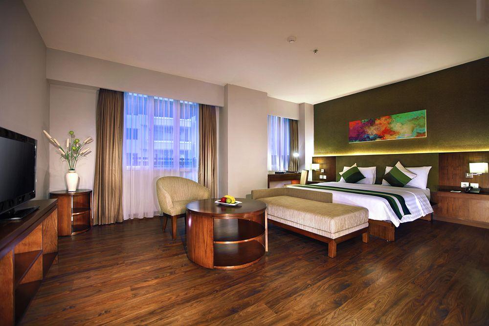 Hotel El 4*