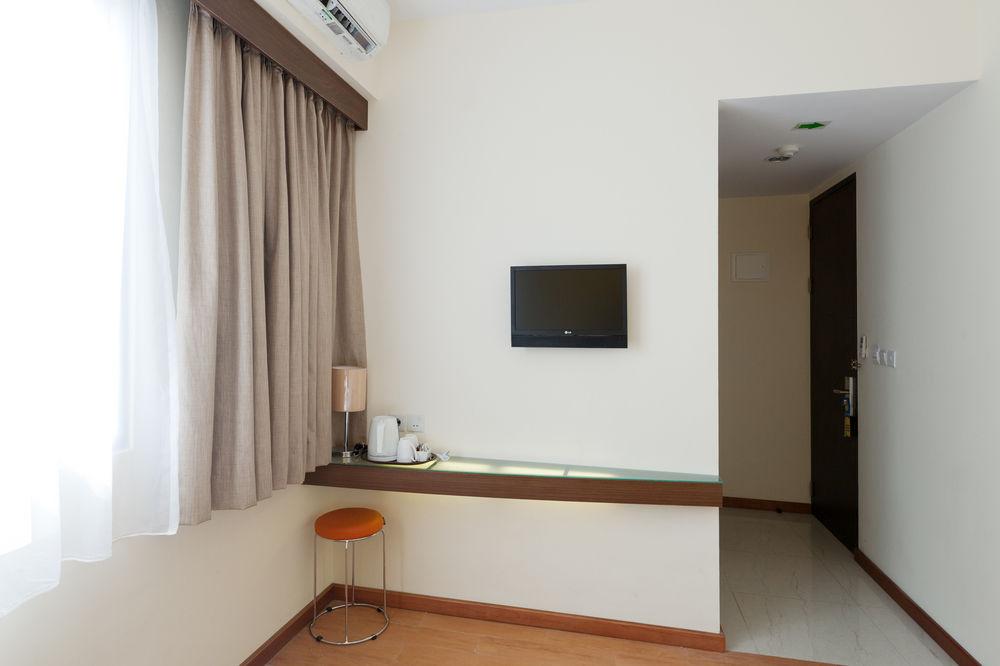 Khách sạn Nite & Day - Mangga Besar 2*