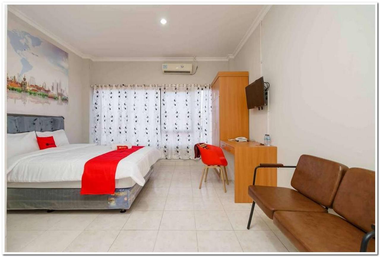 Hotel Reddoorz Near Jiexpo Kemayoran 2