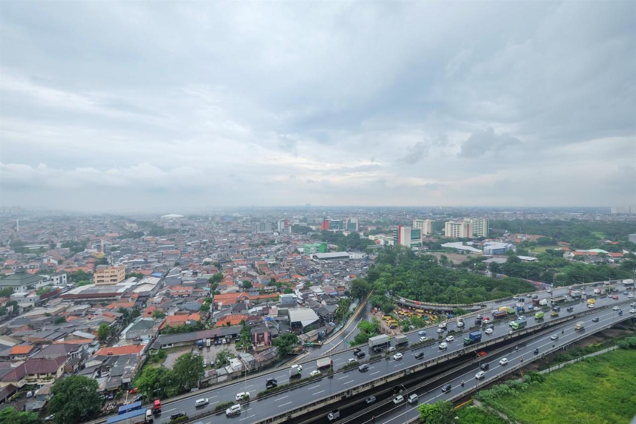Cozy 2br At 28th Floor Pramuka By Travelio Apartment