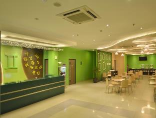 Zodiak Mt Haryono Hotel 2*