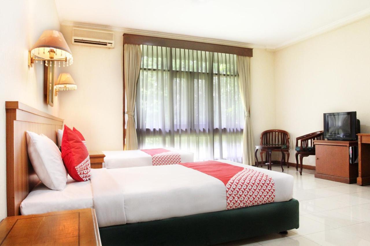 Hotel Reddoorz Near Kemang Raya 3*
