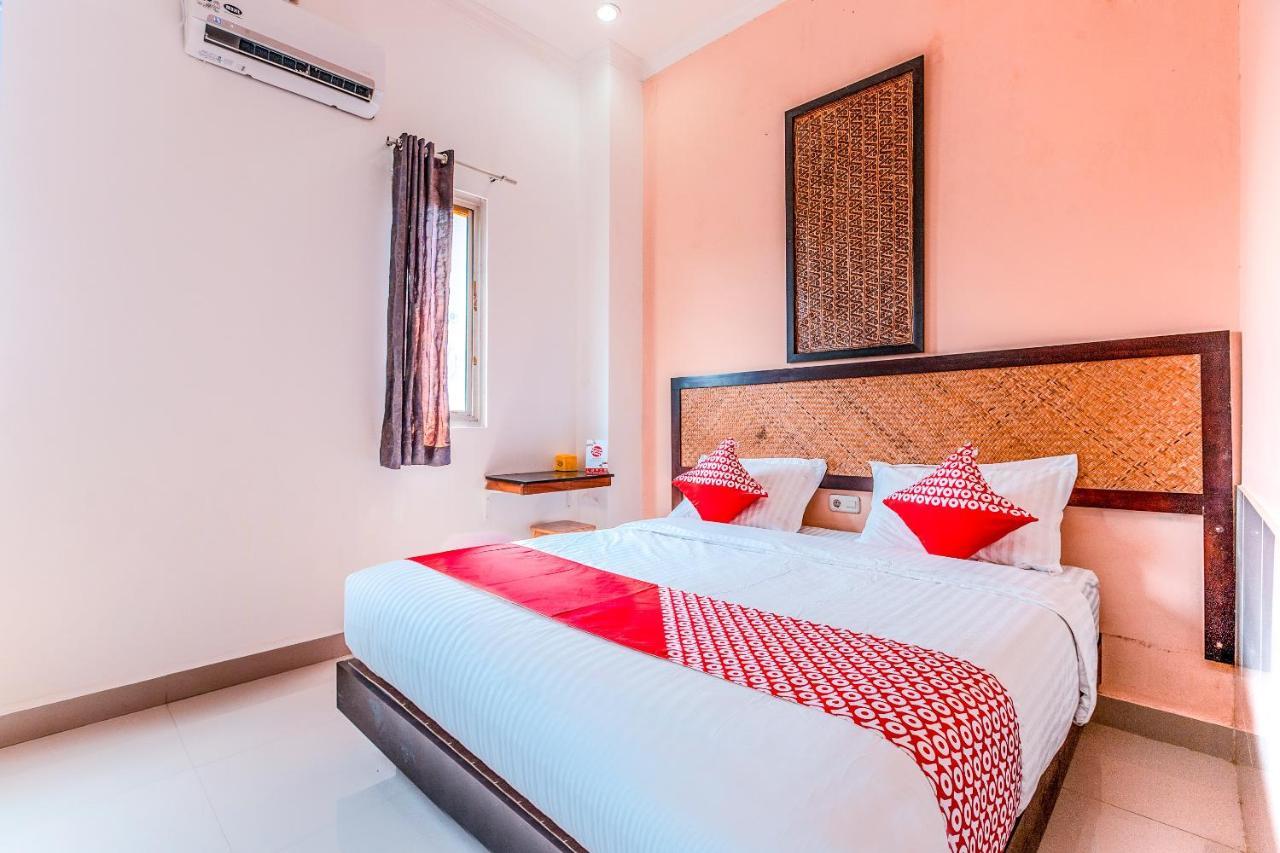 Oyo 1229 Dc Pramuka Hotel Jakarta