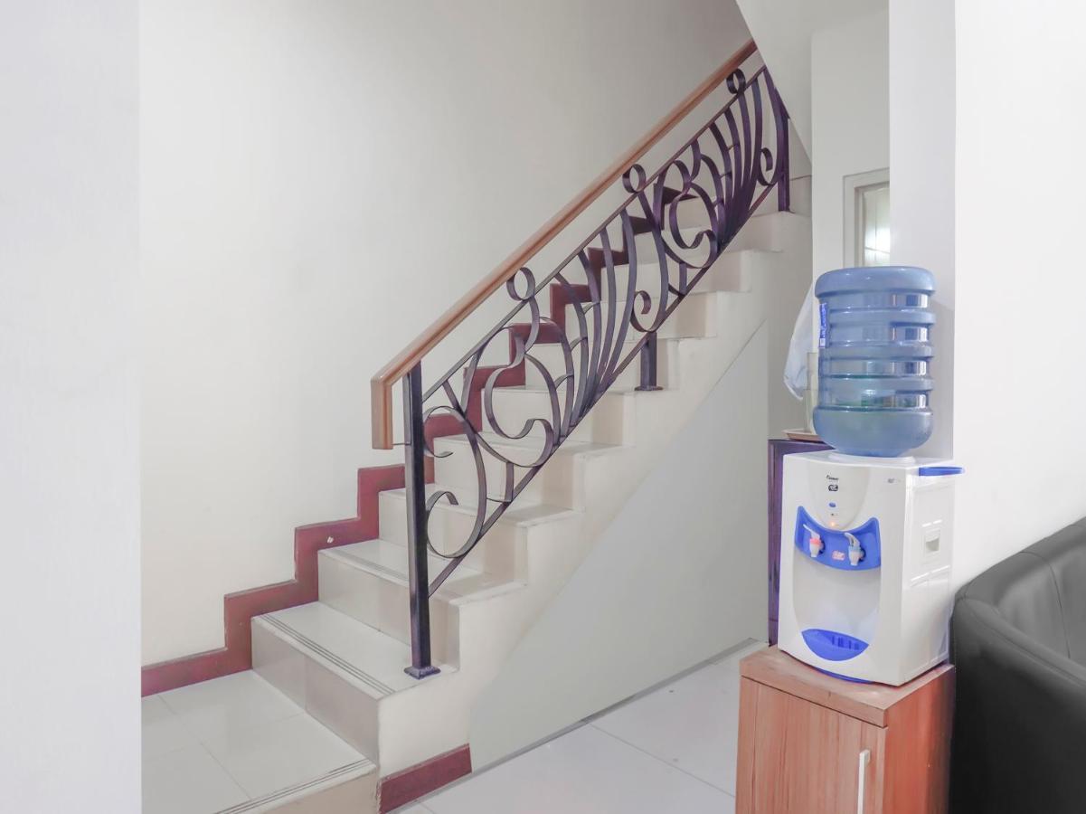 Spot On 3072 Madinah Syariah Hotel Jakarta