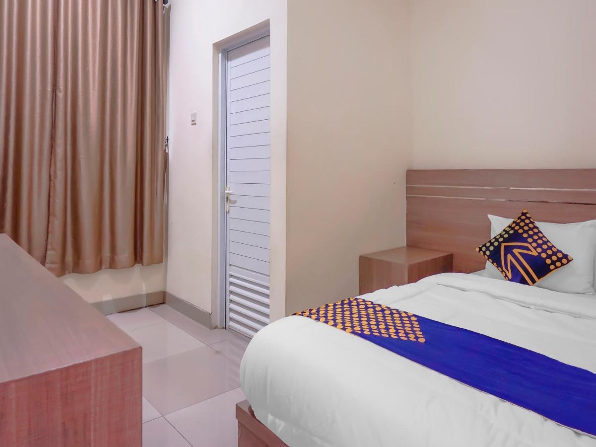 Oyo 3072 Madinah Syariah 2*