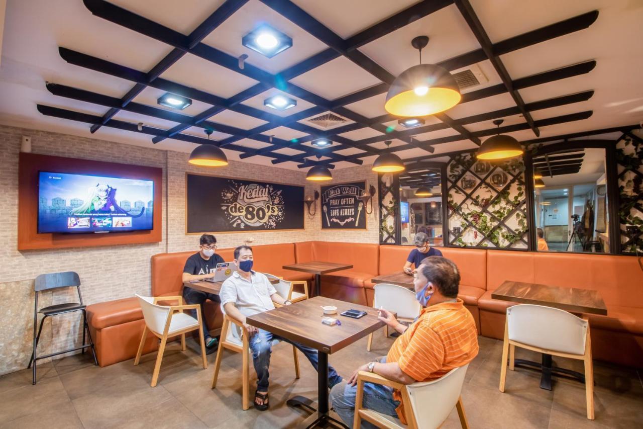 De 80's Genteng Ijo Guest house Jakarta
