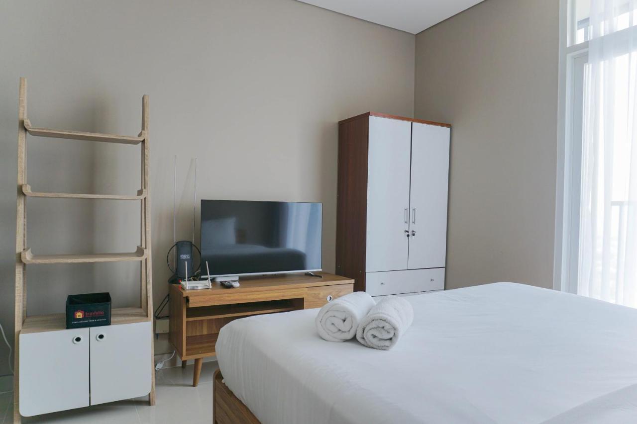 Apartment Wonderful Ciputra International By Travelio