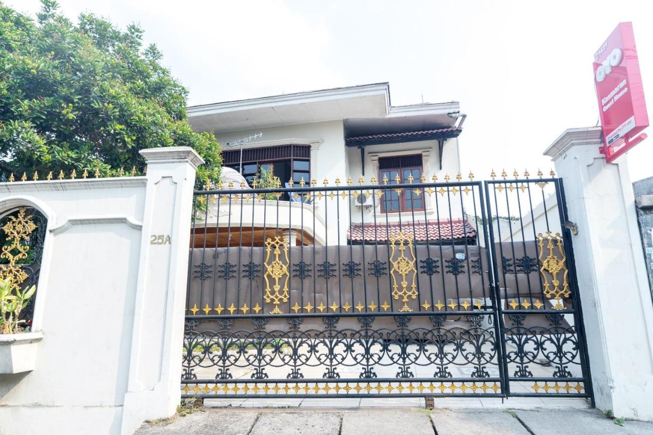 Oyo 1421 Kasmaran Syariah Hotel 2*