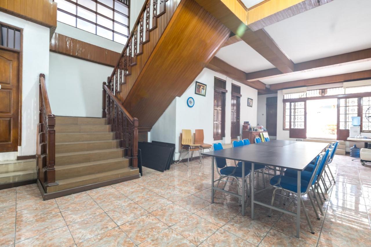 Oyo 1421 Kasmaran Syariah Hotel 2*