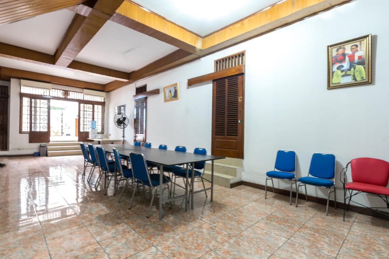 Oyo 1421 Kasmaran Syariah Jakarta