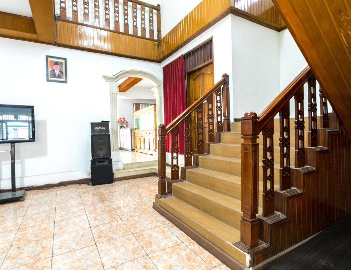 Oyo 1421 Kasmaran Syariah Hotel