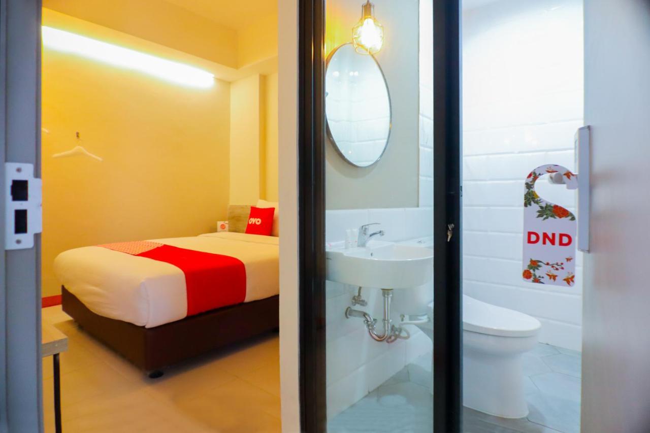 Hotel Capital O 281 Hotelo Jakarta
