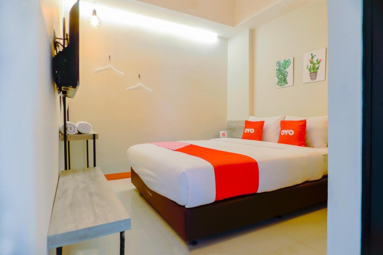 Capital O 281 Hotelo Hotel 3*